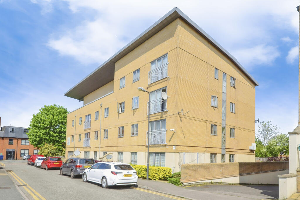 1 bedroom Apartment in Harrow, United Kingdom No. 6383