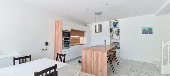 Adosado de 3 dormitorios en Marseille, France No. 310072 5