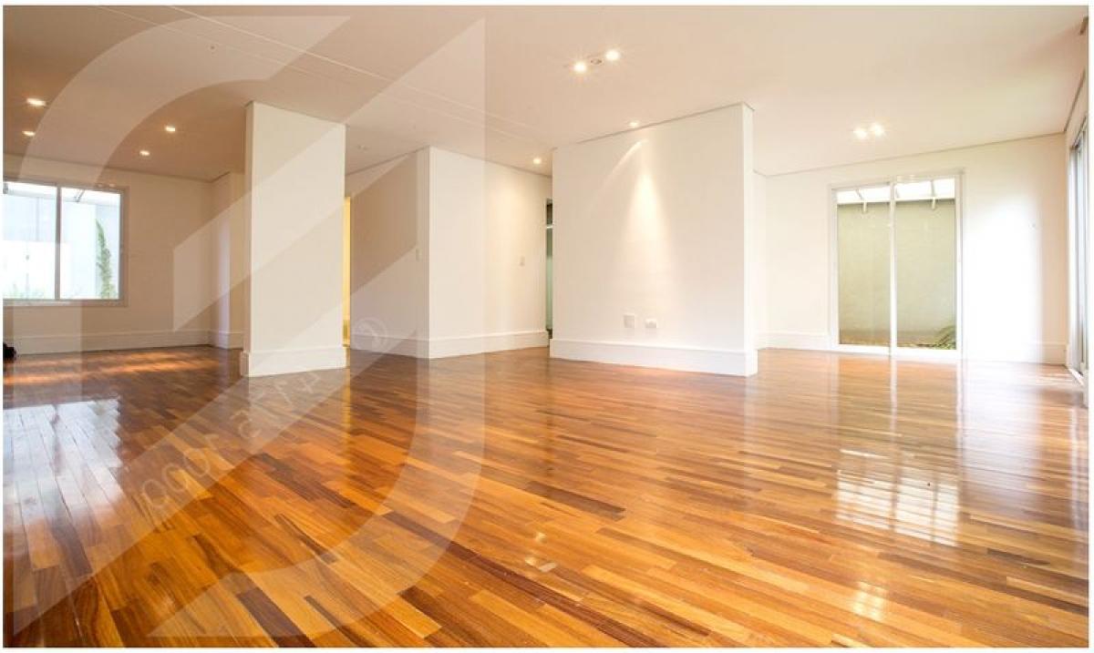 Casa de 4 dormitorios en Sao Paulo, Brazil No. 567808