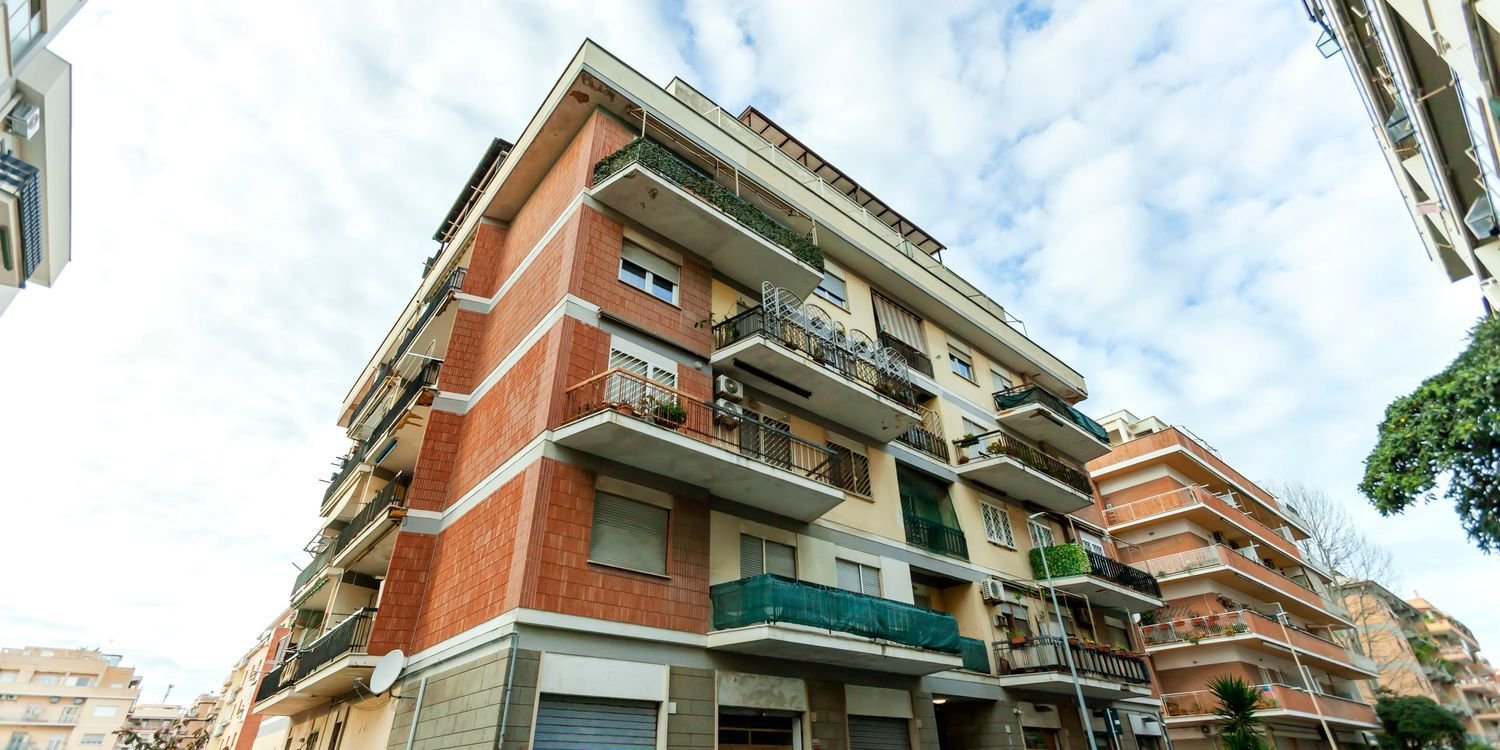 3 rooms Apartment in Rome, Italy No. 93881