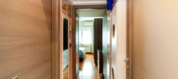 3 rooms Apartment in Rome, Italy No. 93881 19