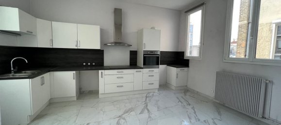 3 bedrooms Apartment in Reims, France No. 265260 8