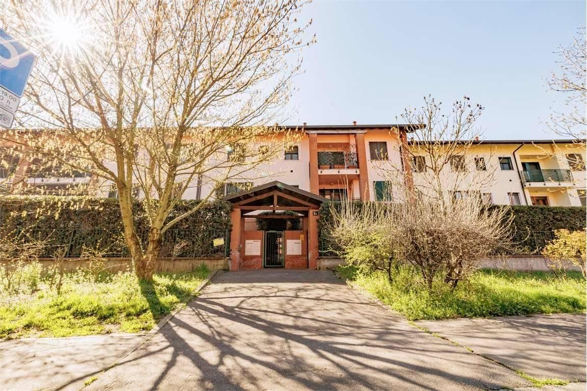 2 rooms Apartment in Milan, Italy No. 242353