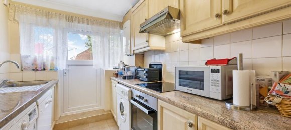 2 bedrooms Maisonette in Feltham, United Kingdom No. 9825 4