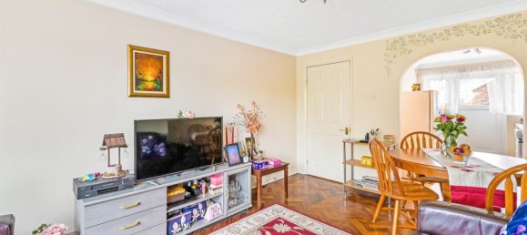 2 bedrooms Maisonette in Feltham, United Kingdom No. 9825 3