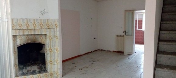 Дом с 4 комнатами в Терре Ровереше, Италия № 113343 15