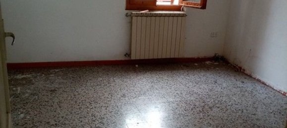 Дом с 4 комнатами в Терре Ровереше, Италия № 113343 7