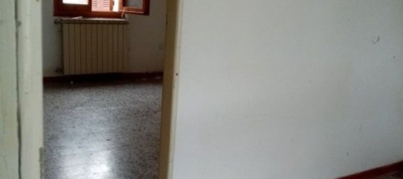 Дом с 4 комнатами в Терре Ровереше, Италия № 113343 6