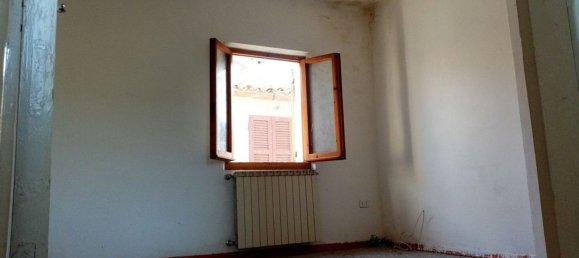 Дом с 4 комнатами в Терре Ровереше, Италия № 113343 10