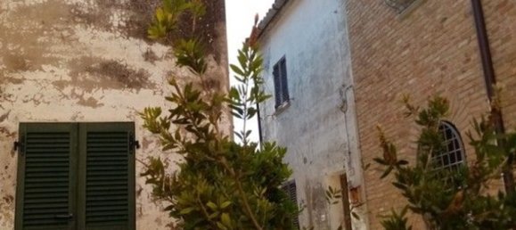 Дом с 4 комнатами в Терре Ровереше, Италия № 113343 21