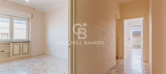 Apartamento de 4 divisões em Bari, Italy N.º 63551 12