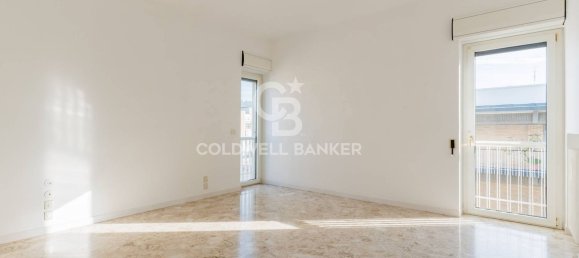 Apartamento de 4 divisões em Bari, Italy N.º 63551 27