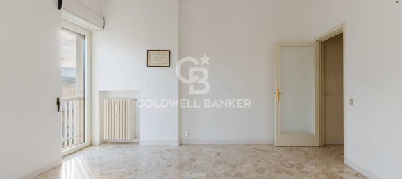 Apartamento de 4 divisões em Bari, Italy N.º 63551 15