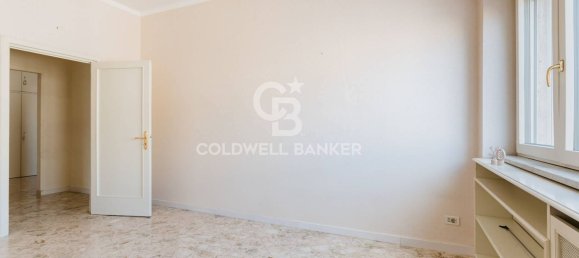 Apartamento de 4 divisões em Bari, Italy N.º 63551 11