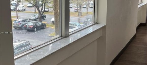 3 Schlafzimmer Gewerbliche Immobilien in Miami, USA, Nr. 615622 7