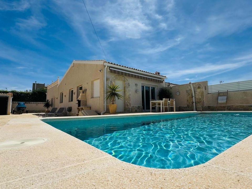 2 bedrooms Villa in Torrevieja, Spain No. 263907