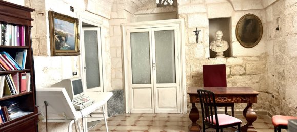 5 bedrooms Building in Ostuni, Italy No. 177269 4