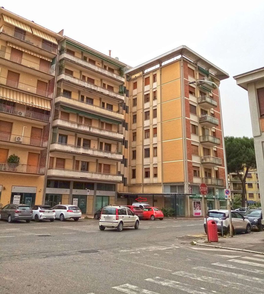 4 bedrooms Apartment in Arezzo, Italy No. 326766