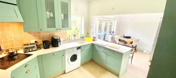 4 bedrooms House in Barnet, United Kingdom No. 6474 7