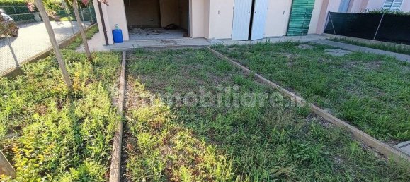 3 bedrooms Villa in Lugo, Italy No. 321328 2