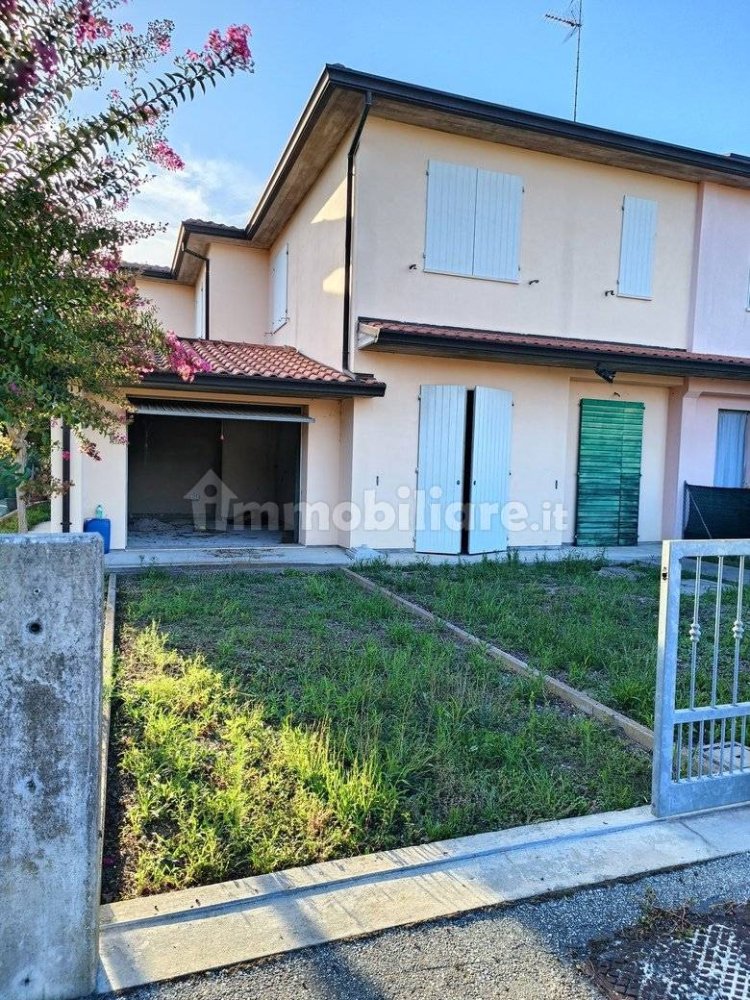 3 bedrooms Villa in Lugo, Italy No. 321328
