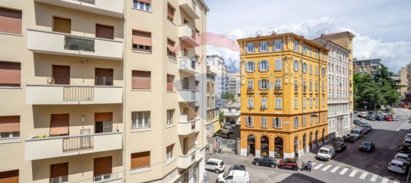 Квартира с 3 спальнями в Триест, Италия № 19737 3