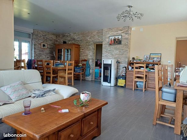 5 bedrooms House in Guiscard, France No. 303817