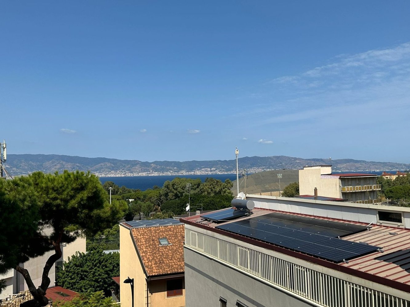 Apartamento T6 em Reggio Calabria, Italy N.º 353167