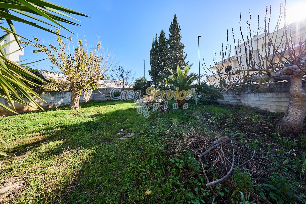 10 rooms House in Galatone, Italy No. 235671