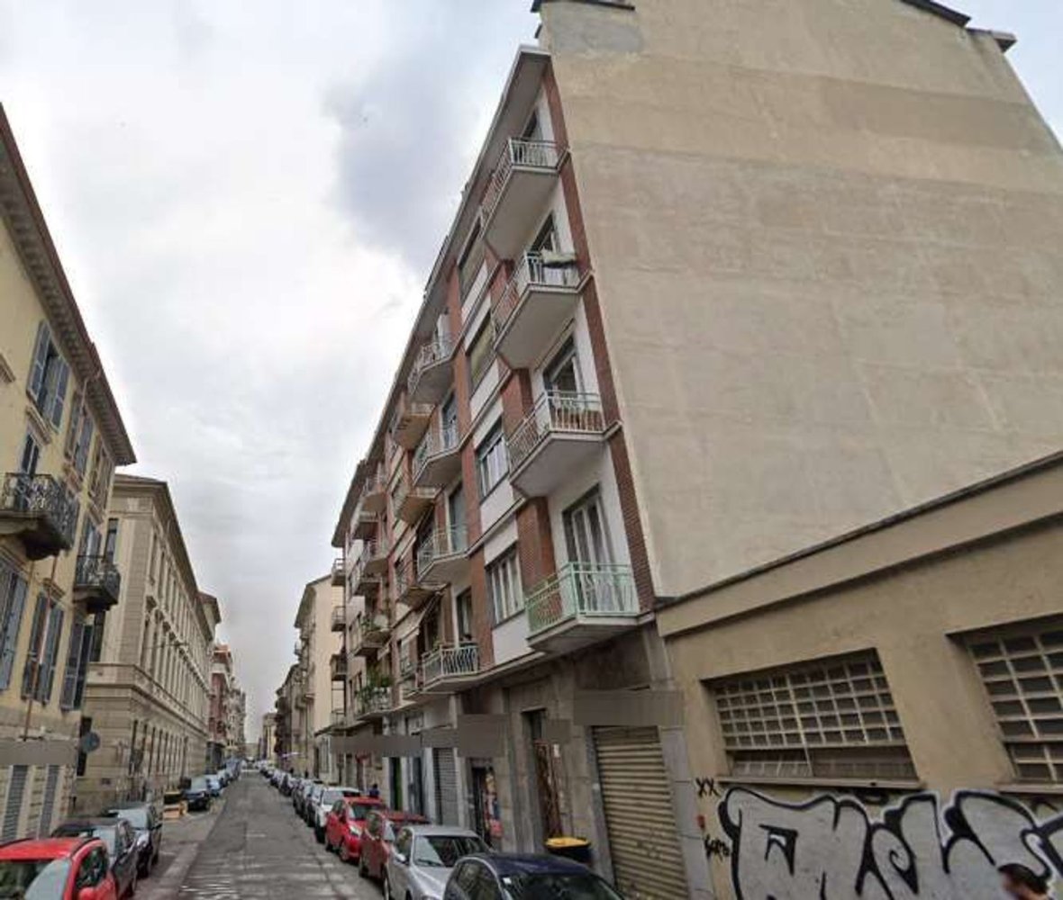 4 rooms Apartment in Turin, Italy No. 284482
