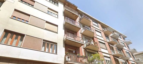 4 rooms Apartment in Turin, Italy No. 284482 4