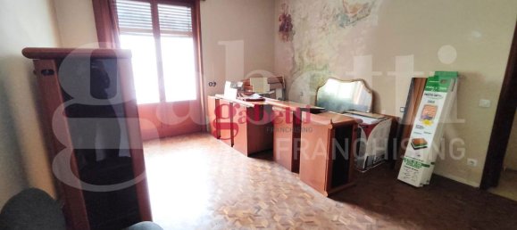 4 rooms Apartment in Piacenza, Italy No. 17330 24