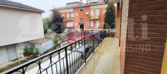 4 rooms Apartment in Piacenza, Italy No. 17330 15