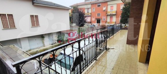 4 rooms Apartment in Piacenza, Italy No. 17330 16