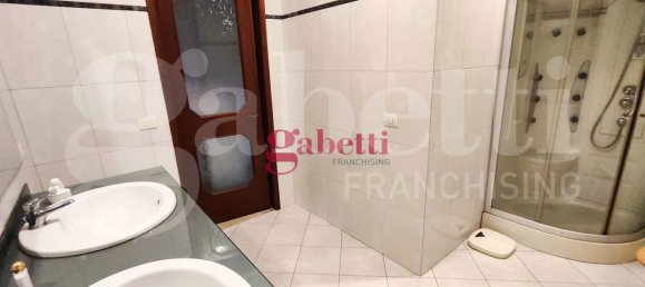 4 rooms Apartment in Piacenza, Italy No. 17330 20