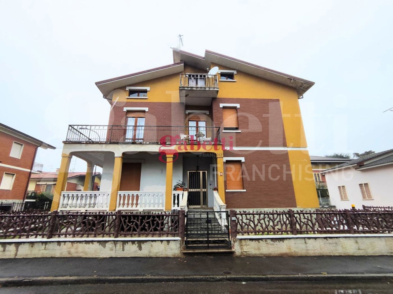 4 rooms Apartment in Piacenza, Italy No. 17330