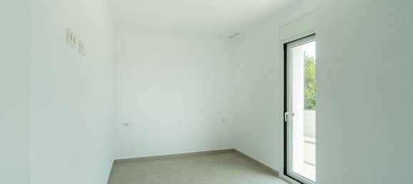 3 Schlafzimmer Wohnung in Alicante, Spain, Nr. 178411 10