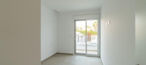 3 Schlafzimmer Wohnung in Alicante, Spain, Nr. 178411 14