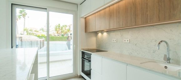 3 Schlafzimmer Wohnung in Alicante, Spain, Nr. 178411 2