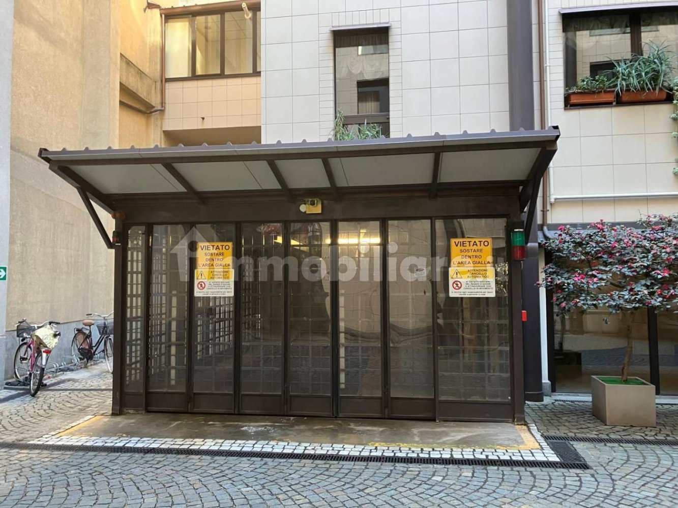 Гараж 10м² в Турин, Италия № 154469