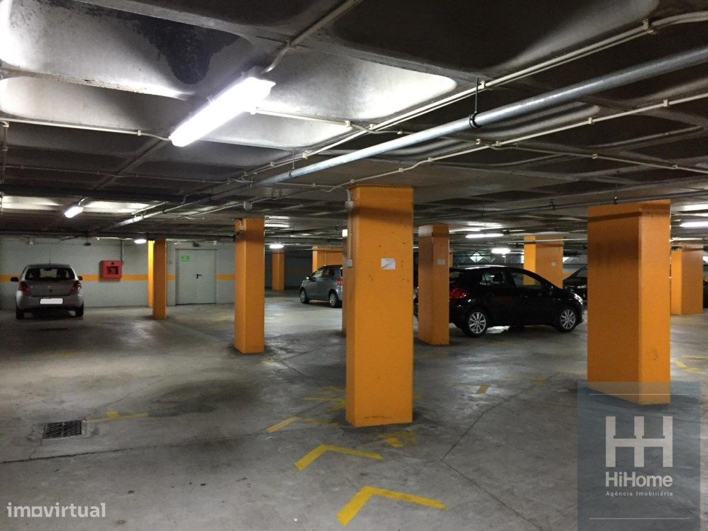 Estacionamiento en Santa Cruz, Portugal 262 m² No. 262075