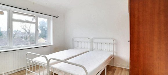 3 bedrooms House in Hayes, United Kingdom No. 5027 7