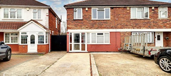 3 bedrooms House in Hayes, United Kingdom No. 5027 2