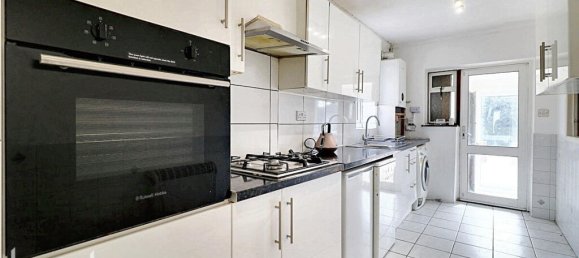 3 bedrooms House in Hayes, United Kingdom No. 5027 17