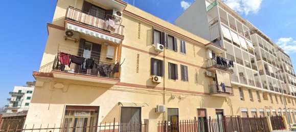 3-Zimmer Wohnung in Bari, Italy, Nr. 121986 2