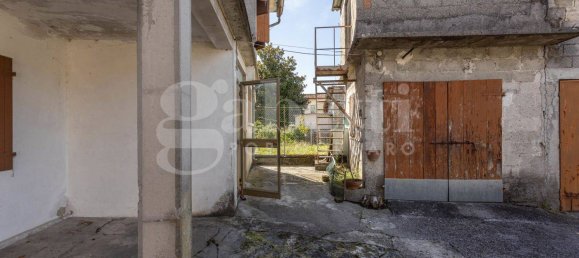 4 bedrooms House in Fossalta di Portogruaro, Italy No. 359371 2