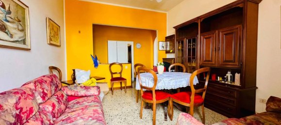 2 Schlafzimmer Wohnung in Florence, Italy, Nr. 296529 2