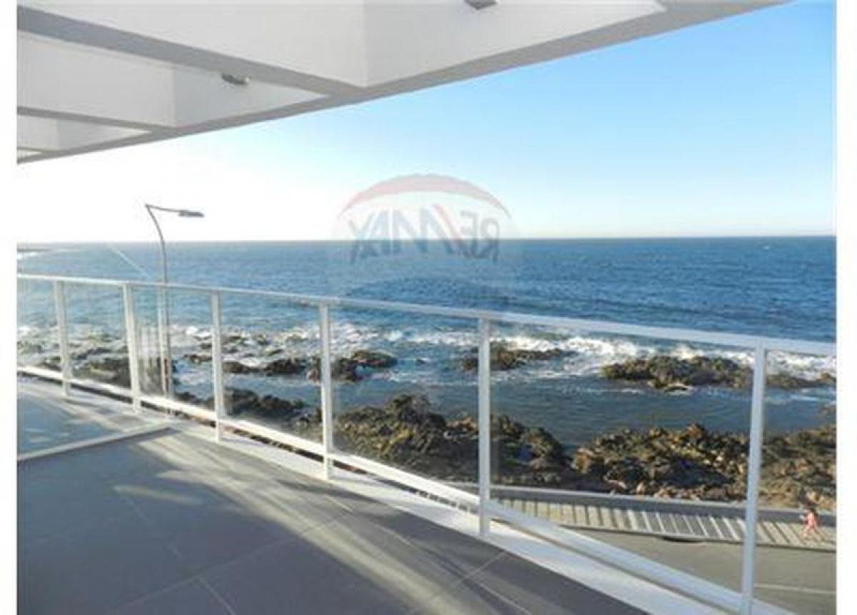 3 bedrooms Apartment in Punta del Este, Uruguay No. 1993