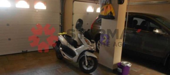 Propiedad comercial de 4 dormitorios en Aradippou, Cyprus No. 80681 12