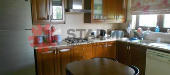 Propiedad comercial de 4 dormitorios en Aradippou, Cyprus No. 80681 8